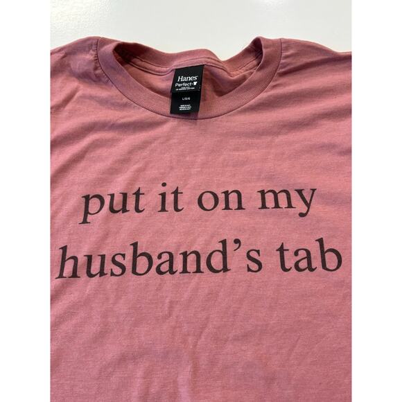 Put it On my Husbands Tab T-shirt Funny Relatable Tee - Picture 1 of 4